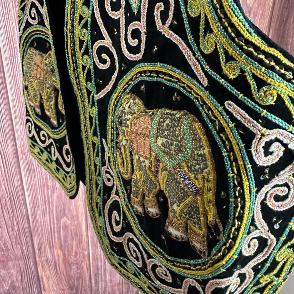 Carol Horn Workshop‎ Vest M/L Vintage Hand Embroidered Elephant Sequined - Picture 7 of 8